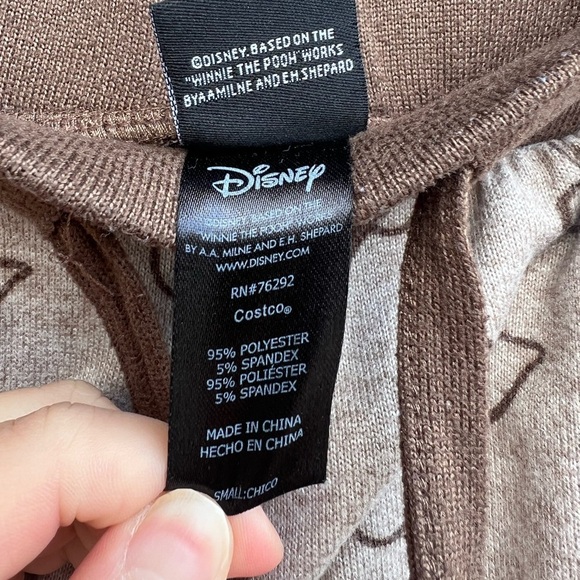 Disney women’s 2 piece cozy pajama set Winnie the Pooh Tan size small, excellent - Picture 11 of 15